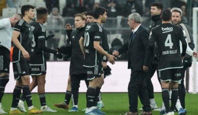 Beşiktaş 22 maçta 15 farklı tandemle oynadı