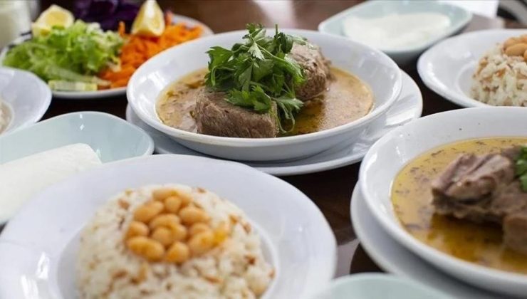 “Ramazanda uzun süre boş kalan mideye bayramda ani yükleme yapmayın” uyarısı