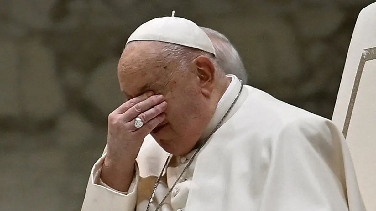 Papa yine rahatsızlandı: Konuşmasını yapamadı