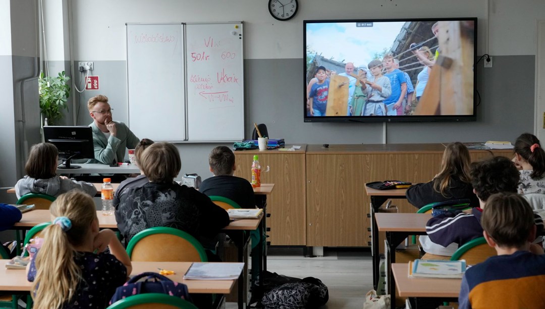 Whatsapp grubunda okul yönetimini eleştiren veliler gözaltına alındı